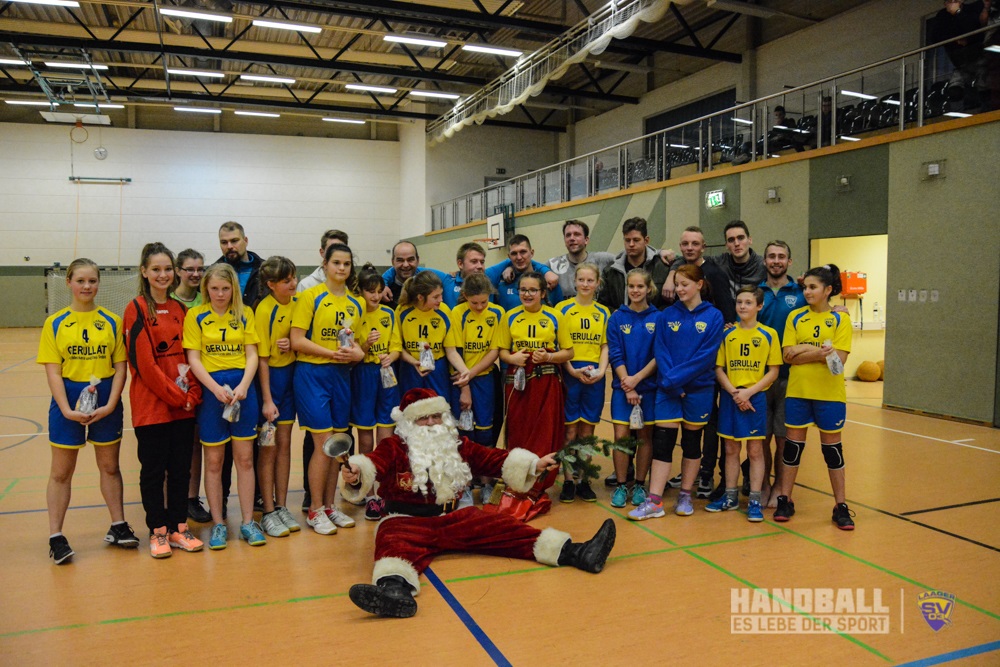Der Weihnachtsmann bei den Handballern